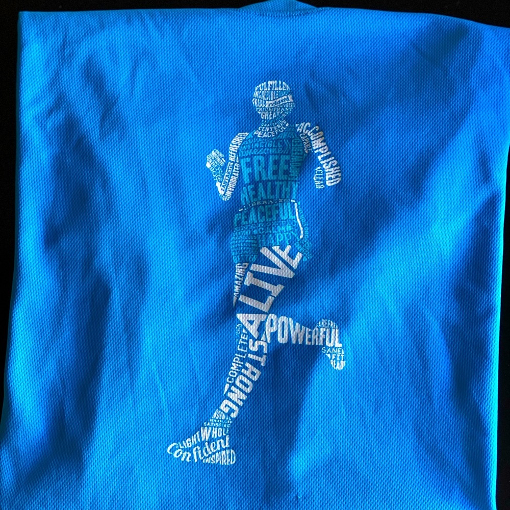 BROOKS Running Makes Me Feel shirt